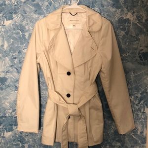Banana Republic Off White Ladies Trench Jacket